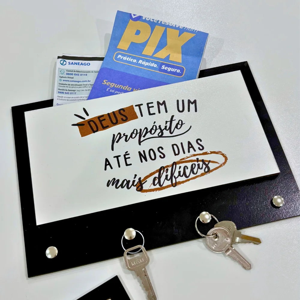 Porta Chaves de Parede em Mdf Decorativo Preto Para Decoração Hall e Casa com Porta Cartas 5 Ganchos